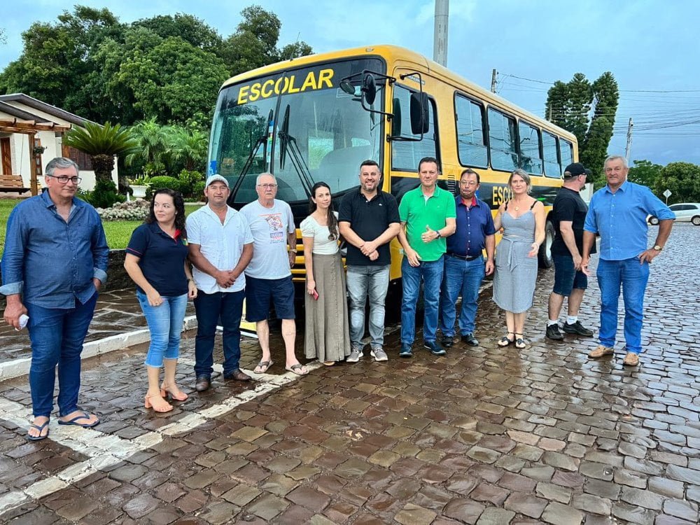 Município de Mormaço recebe novo ônibus escolar através de emenda do Deputado Cherini